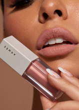 Load image into Gallery viewer, Matte Liquid Lipstick - Nefertiti Nude