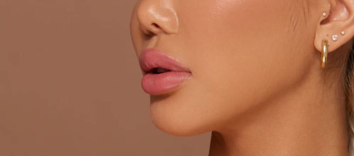 Can I apply ice to my lips after getting lip injections?